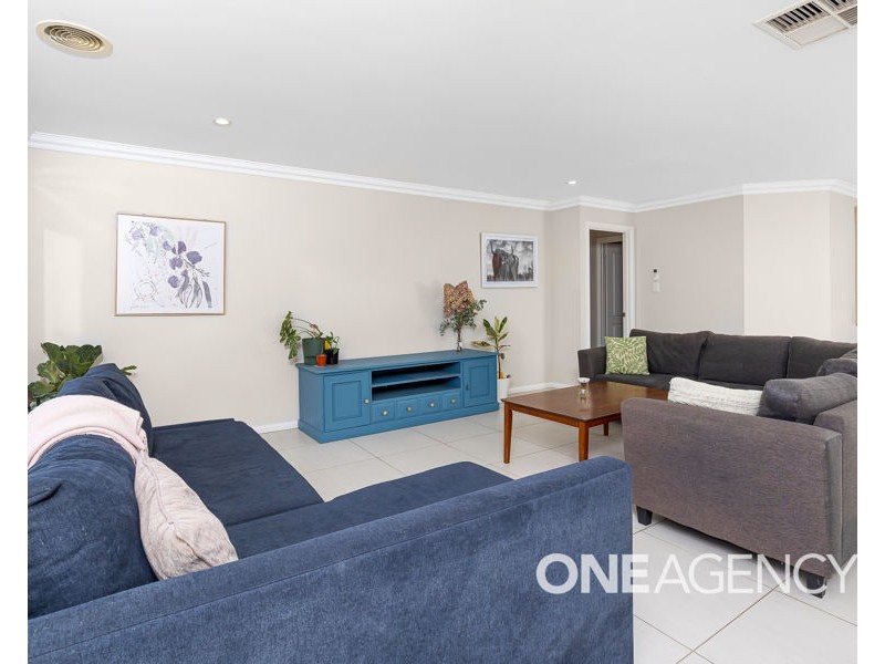 9 CHARLTON STREET, Boorooma NSW 2650