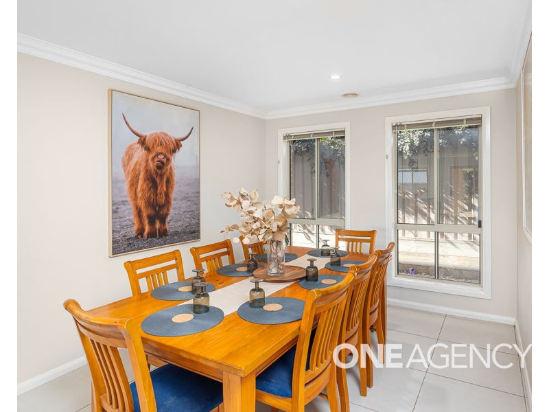 9 CHARLTON STREET, Boorooma NSW 2650
