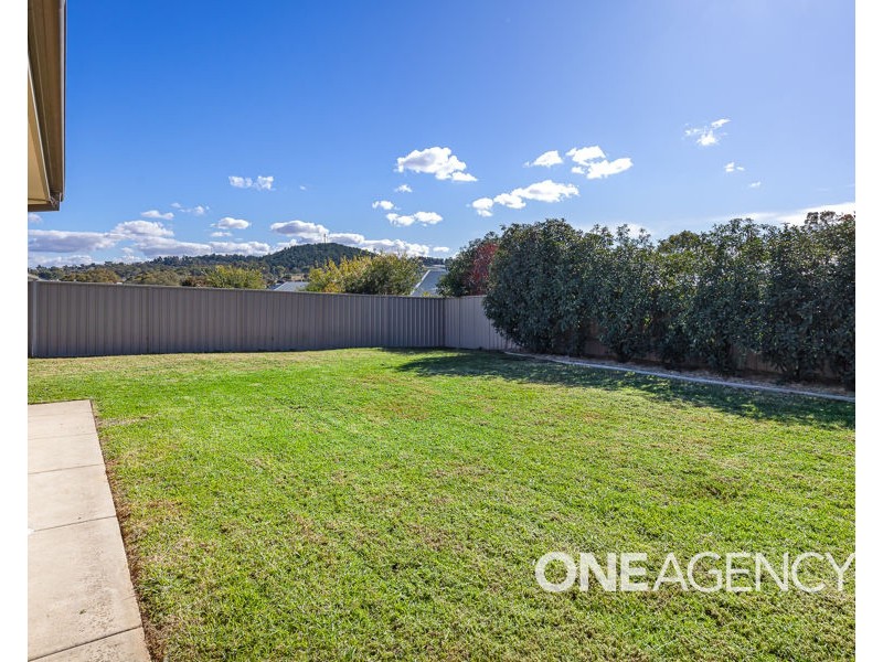 9 CHARLTON STREET, Boorooma NSW 2650
