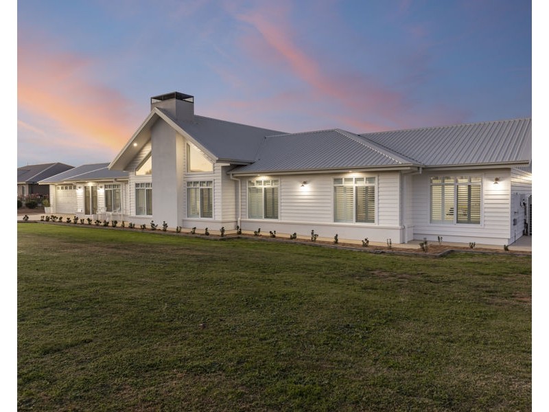 17 SIRIUS WAY, Gumly Gumly NSW 2652