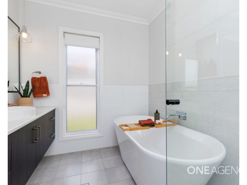 28 YENDA AVENUE, Gobbagombalin NSW 2650