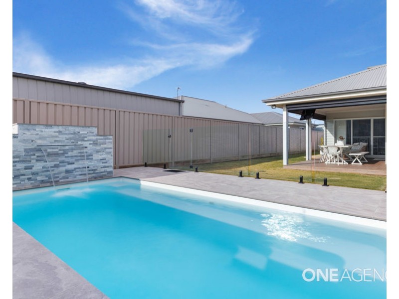 28 YENDA AVENUE, Gobbagombalin NSW 2650