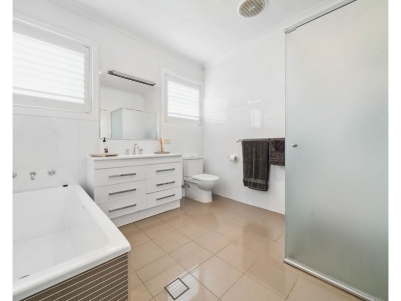 18 DUNNS ROAD, Eunanoreenya NSW 2650