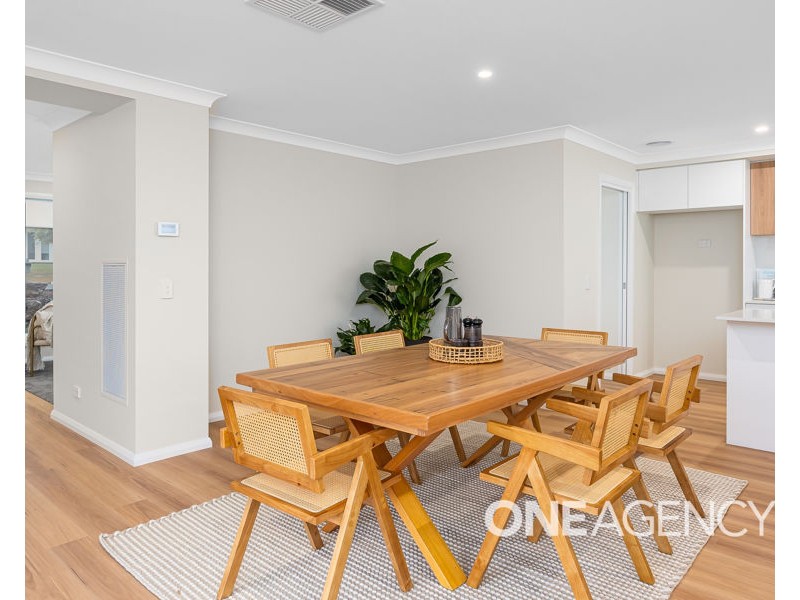 30 BARTON AVENUE, Lloyd NSW 2650