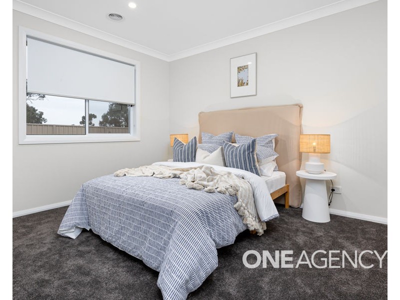 30 BARTON AVENUE, Lloyd NSW 2650