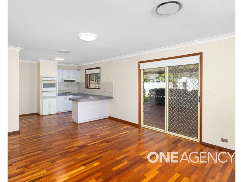 15 YUNGANA PLACE, Glenfield Park NSW 2650