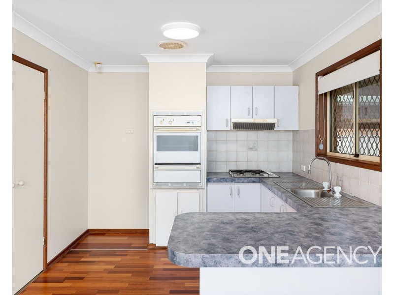 15 YUNGANA PLACE, Glenfield Park NSW 2650