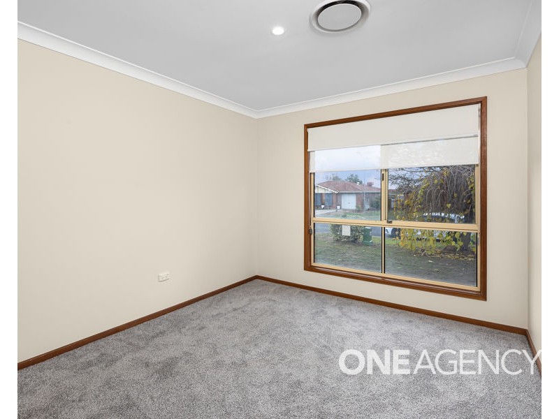 15 YUNGANA PLACE, Glenfield Park NSW 2650