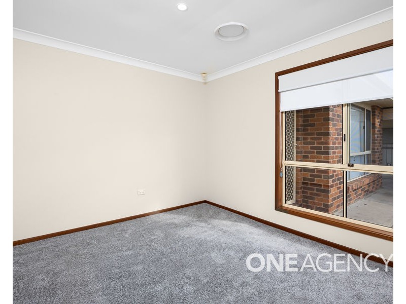15 YUNGANA PLACE, Glenfield Park NSW 2650