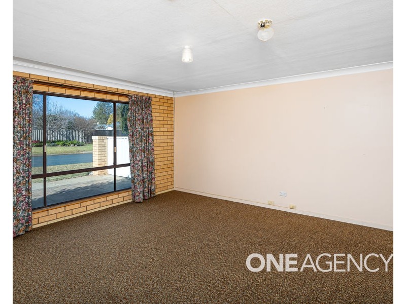 18 OLEANDER CRESCENT, Lake Albert NSW 2650