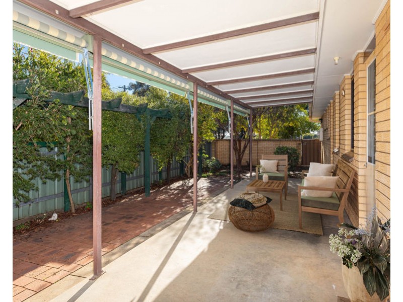 18 OLEANDER CRESCENT, Lake Albert NSW 2650