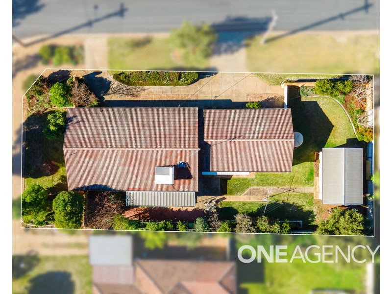 18 OLEANDER CRESCENT, Lake Albert NSW 2650