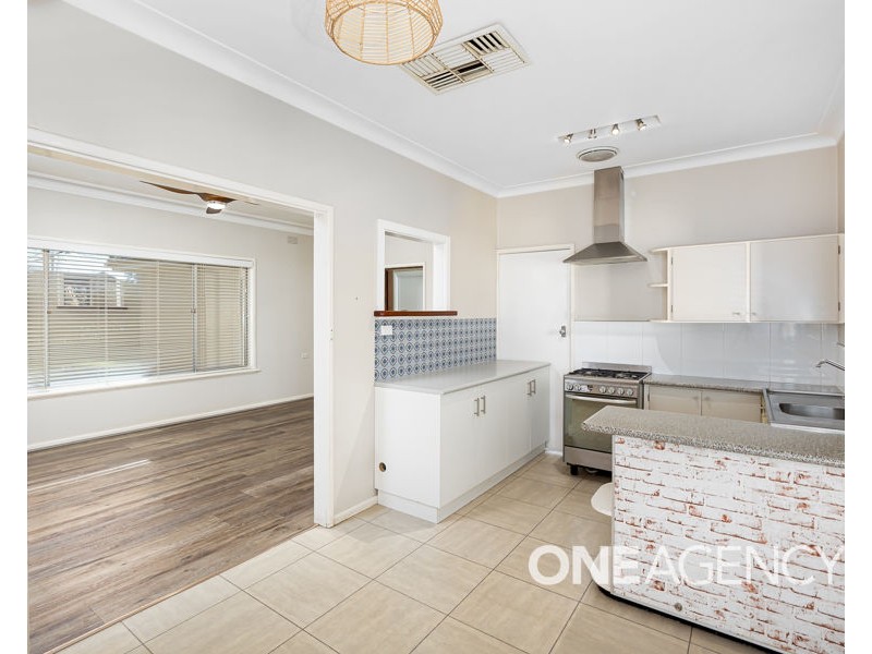 6 STANLEY STREET, Kooringal NSW 2650