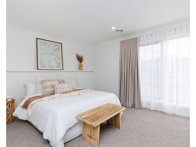 31 PRESTON CRESCENT, Lloyd NSW 2650