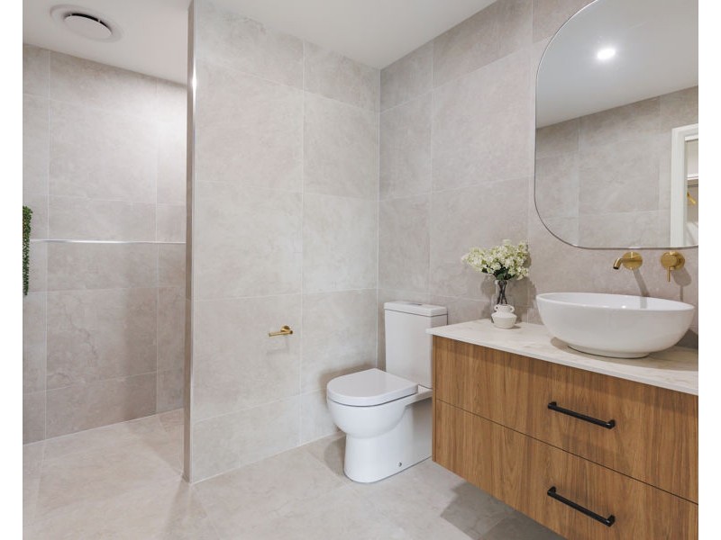 31 PRESTON CRESCENT, Lloyd NSW 2650