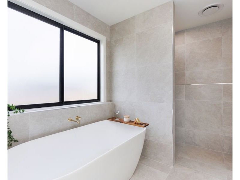 31 PRESTON CRESCENT, Lloyd NSW 2650