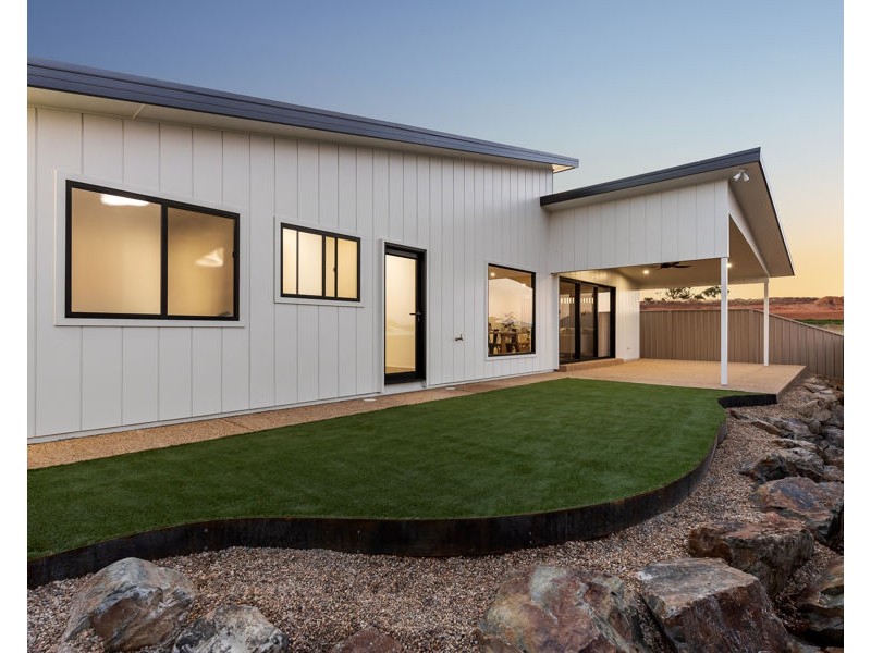 31 PRESTON CRESCENT, Lloyd NSW 2650