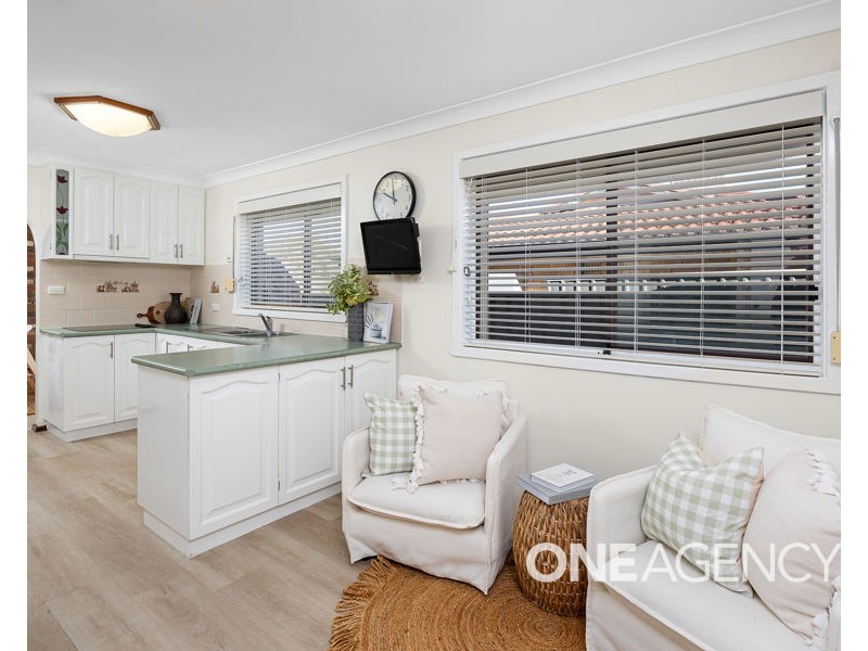 21 FRASER STREET, Mount Austin NSW 2650