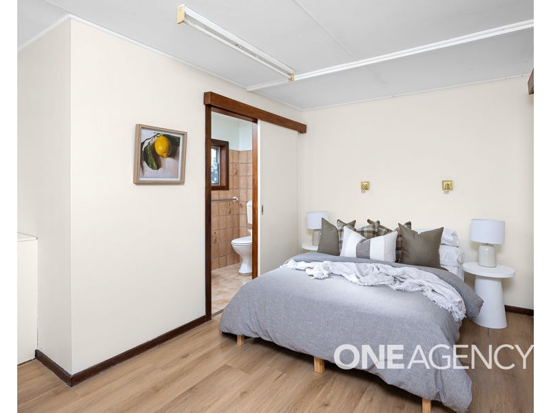 21 FRASER STREET, Mount Austin NSW 2650