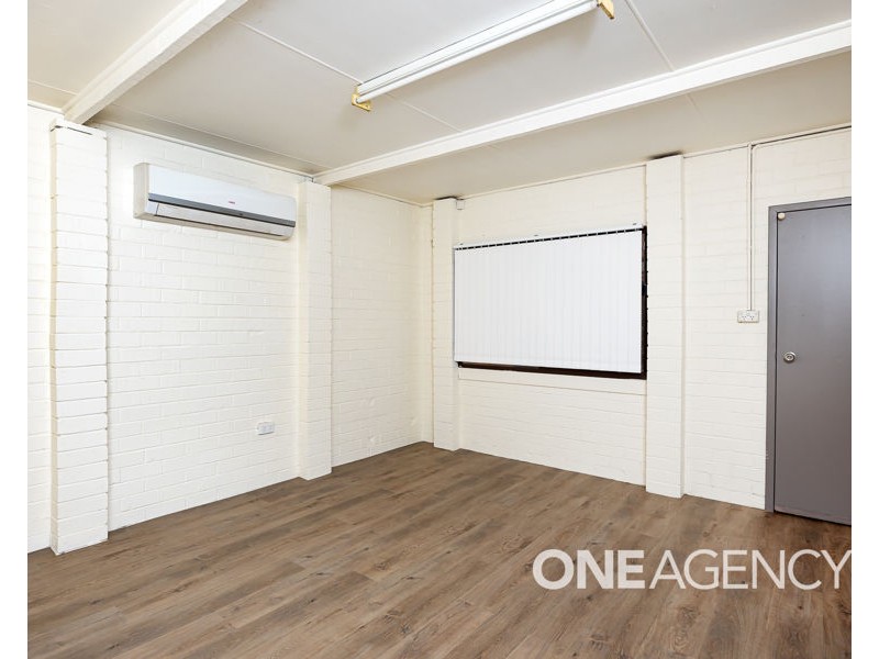 21 FRASER STREET, Mount Austin NSW 2650