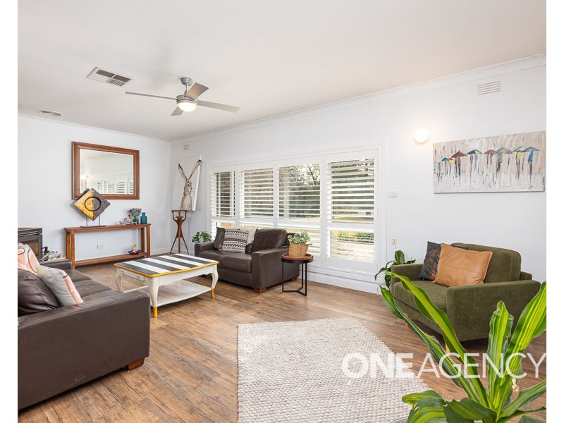 12 KYEAMBA AVENUE, Lake Albert NSW 2650