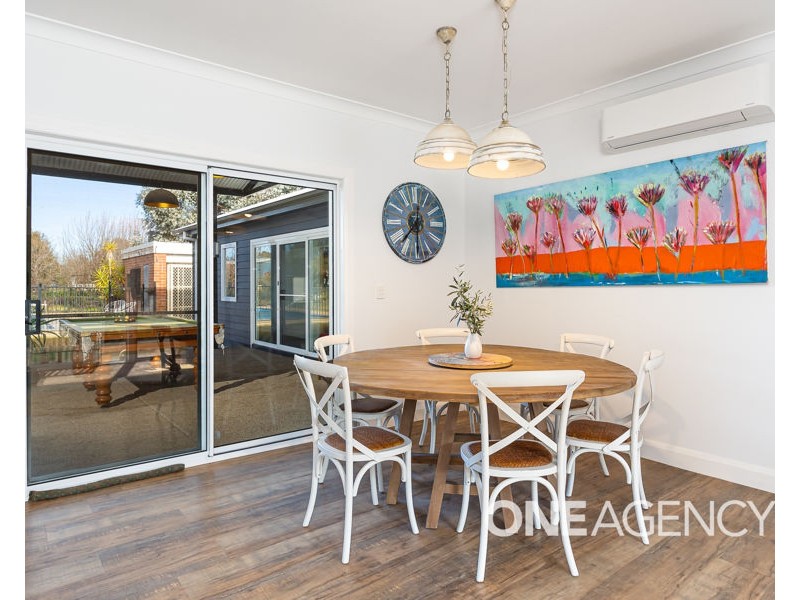 12 KYEAMBA AVENUE, Lake Albert NSW 2650