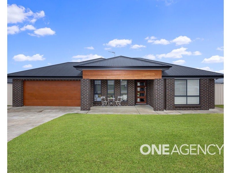 70 BARMEDMAN AVENUE, Gobbagombalin NSW 2650