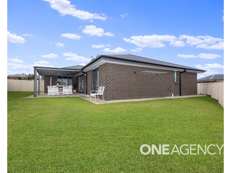 70 BARMEDMAN AVENUE, Gobbagombalin NSW 2650