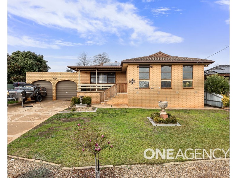 1 MALAYA DRIVE, Tolland NSW 2650