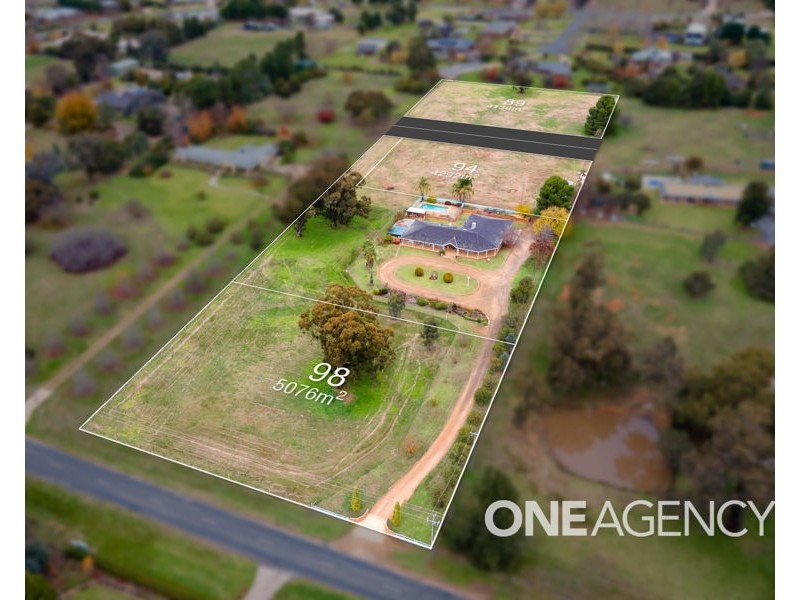 62 GREGADOO ROAD, Lake Albert NSW 2650