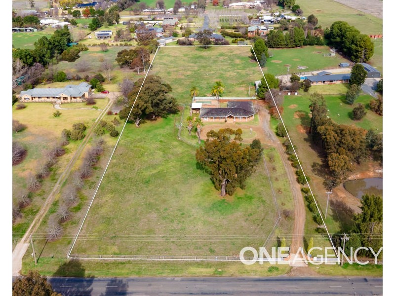 62 GREGADOO ROAD, Lake Albert NSW 2650