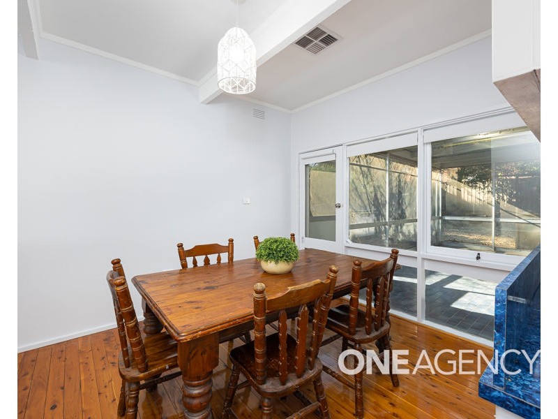 18 WHITE AVENUE, Kooringal NSW 2650