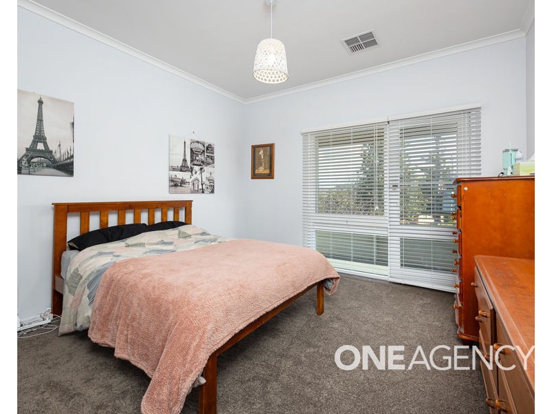 18 WHITE AVENUE, Kooringal NSW 2650