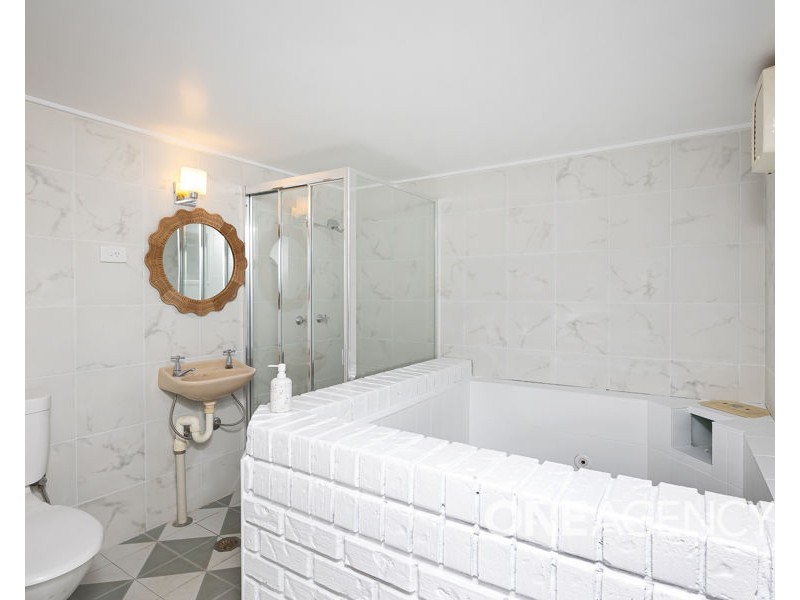 18 WHITE AVENUE, Kooringal NSW 2650