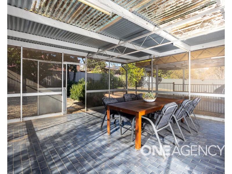 18 WHITE AVENUE, Kooringal NSW 2650