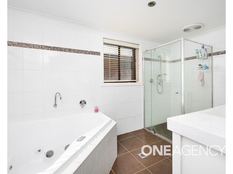 1 COOGAN STREET, Mount Austin NSW 2650