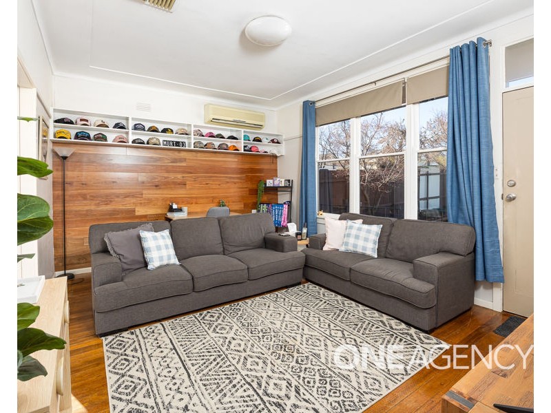 10 SPOONER AVENUE, Mount Austin NSW 2650