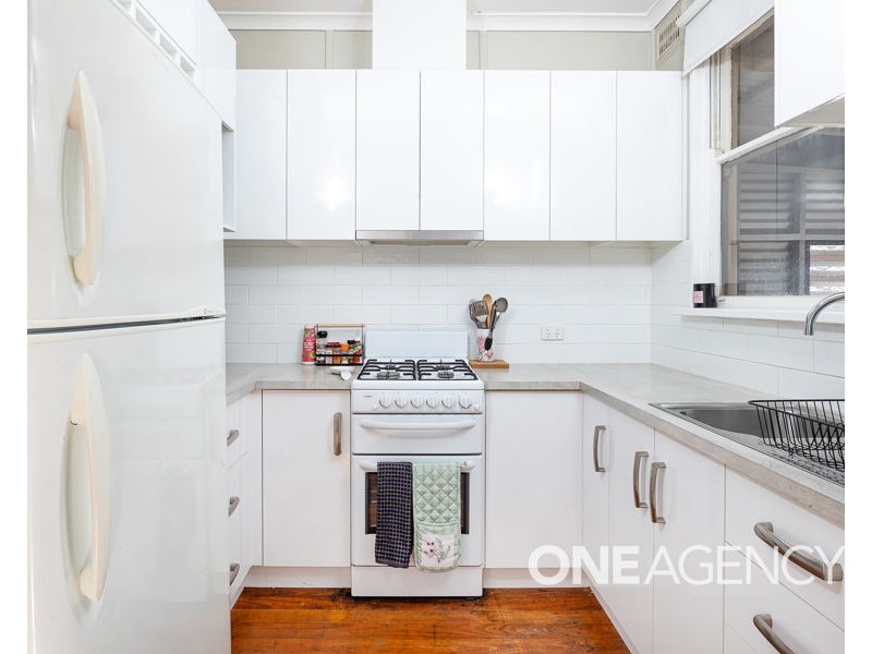 10 SPOONER AVENUE, Mount Austin NSW 2650