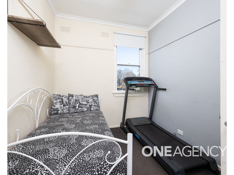 10 SPOONER AVENUE, Mount Austin NSW 2650