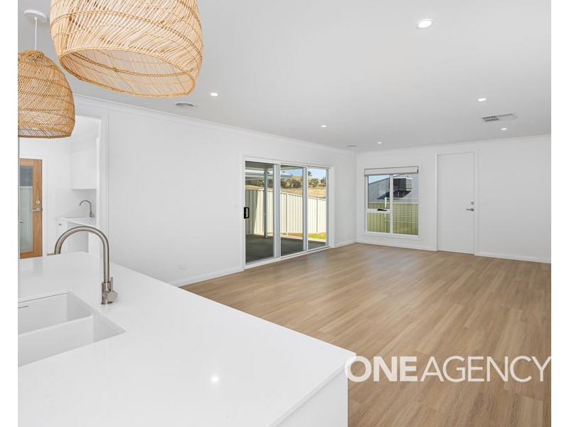 22 BENNELONG CRESCENT, Lloyd NSW 2650