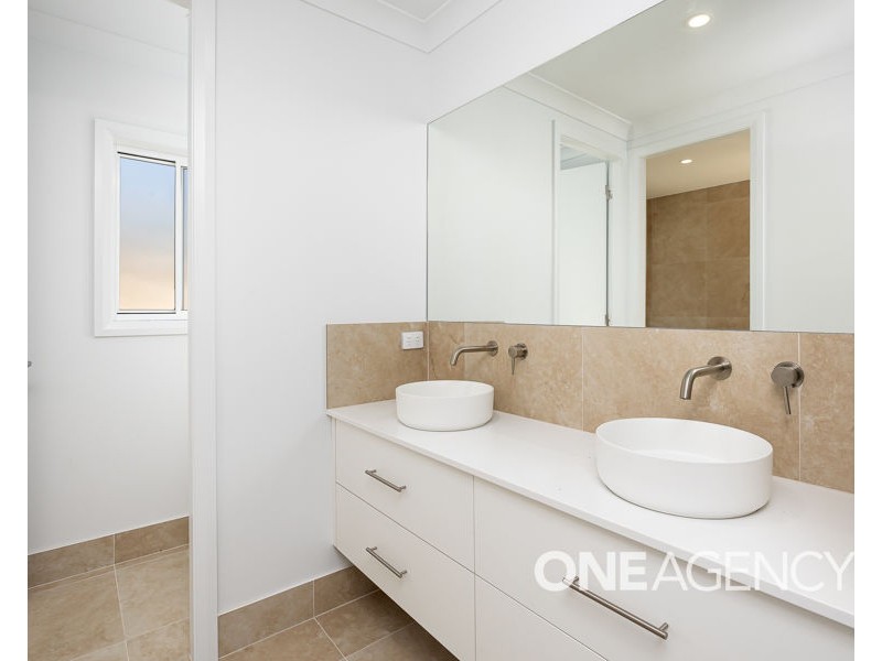 22 BENNELONG CRESCENT, Lloyd NSW 2650