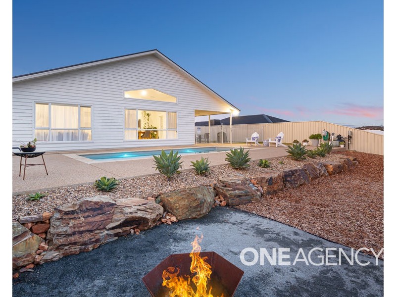 18 AH-KET AVENUE, Lloyd NSW 2650