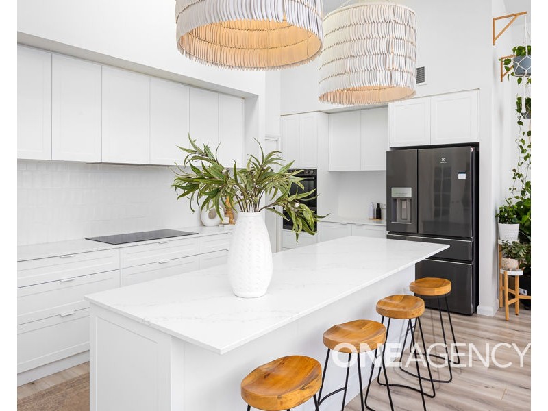 18 AH-KET AVENUE, Lloyd NSW 2650