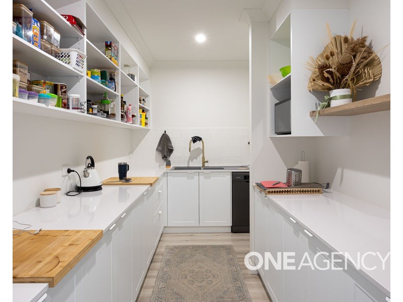 18 AH-KET AVENUE, Lloyd NSW 2650