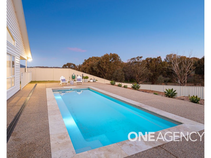 18 AH-KET AVENUE, Lloyd NSW 2650