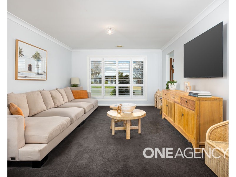 14 COOTAMUNDRA BOULEVARDE, Gobbagombalin NSW 2650