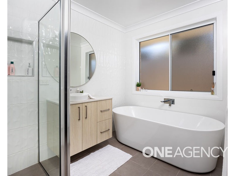 2 WIVEON STREET, Gobbagombalin NSW 2650