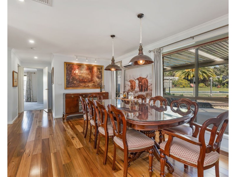 6 MICHAEL AVENUE, San Isidore NSW 2650