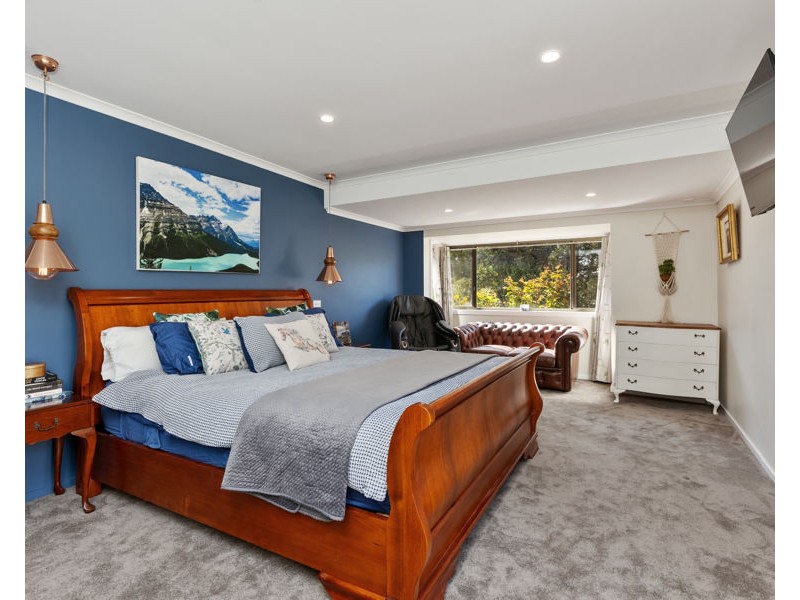 6 MICHAEL AVENUE, San Isidore NSW 2650