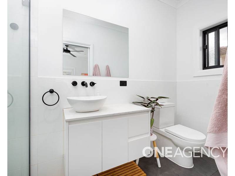15 BANKS AVENUE, Kooringal NSW 2650